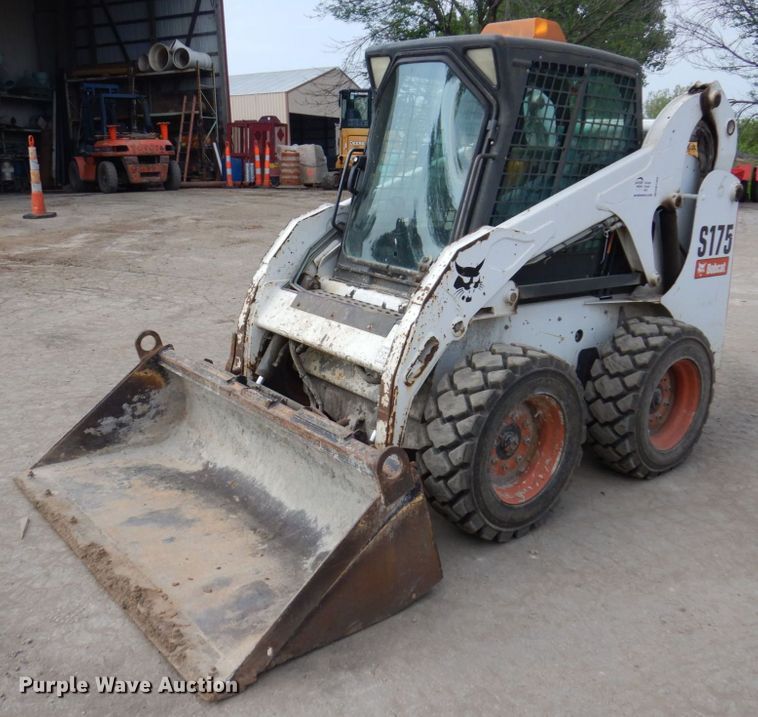 image for item DM7369 2012 Bobcat S175  skid steer loader