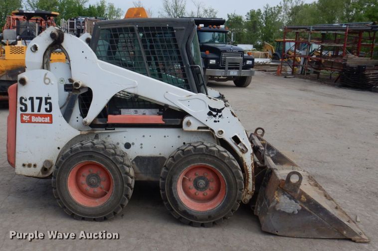 image for item DM7369 2012 Bobcat S175  skid steer loader