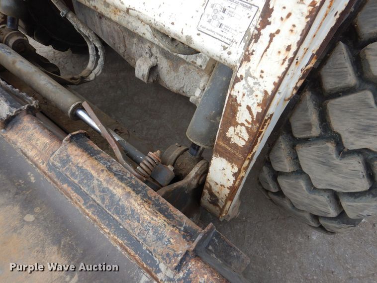 image for item DM7369 2012 Bobcat S175  skid steer loader