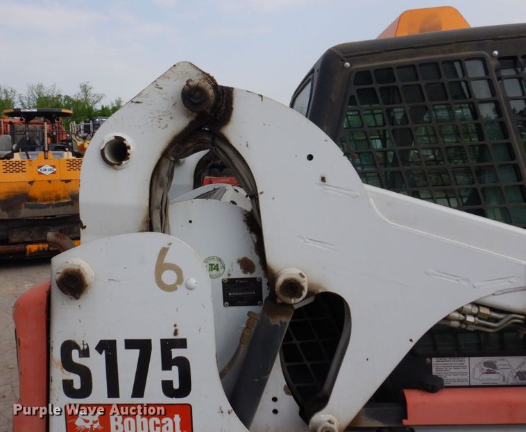 image for item DM7369 2012 Bobcat S175  skid steer loader