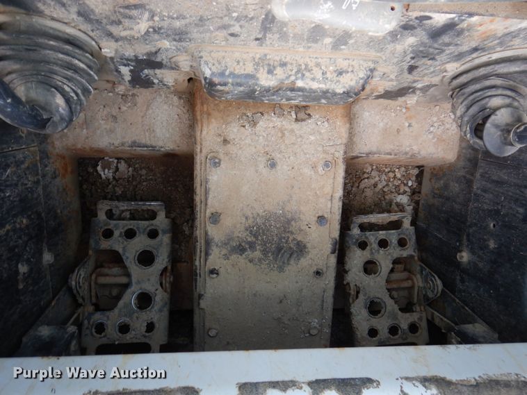 image for item DM7369 2012 Bobcat S175  skid steer loader