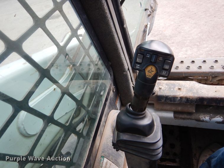 image for item DM7369 2012 Bobcat S175  skid steer loader