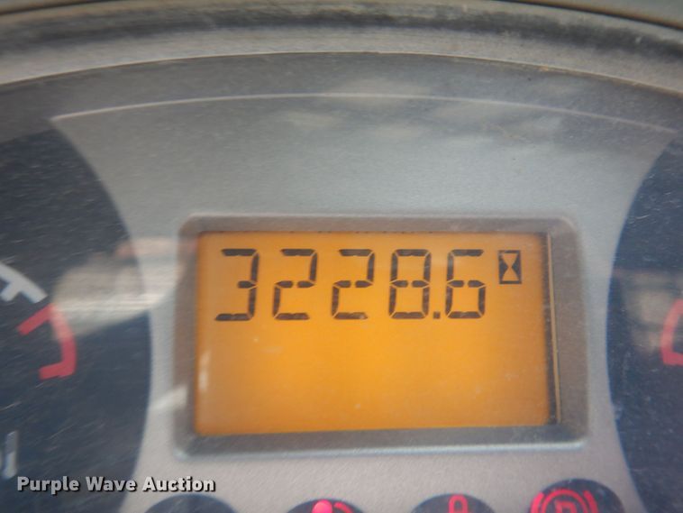 image for item DM7369 2012 Bobcat S175  skid steer loader