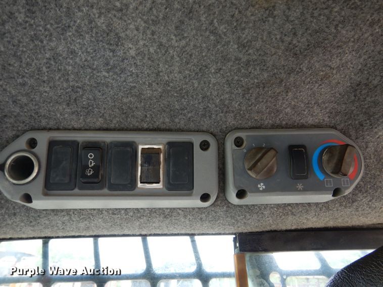 image for item DM7369 2012 Bobcat S175  skid steer loader