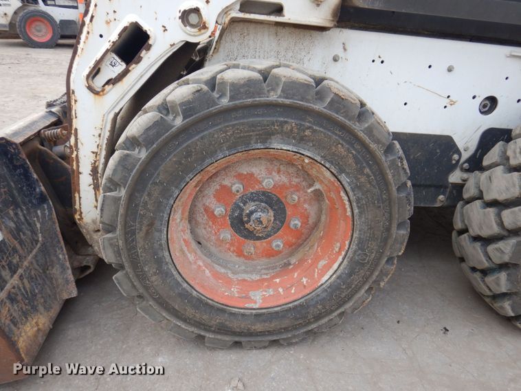 image for item DM7369 2012 Bobcat S175  skid steer loader