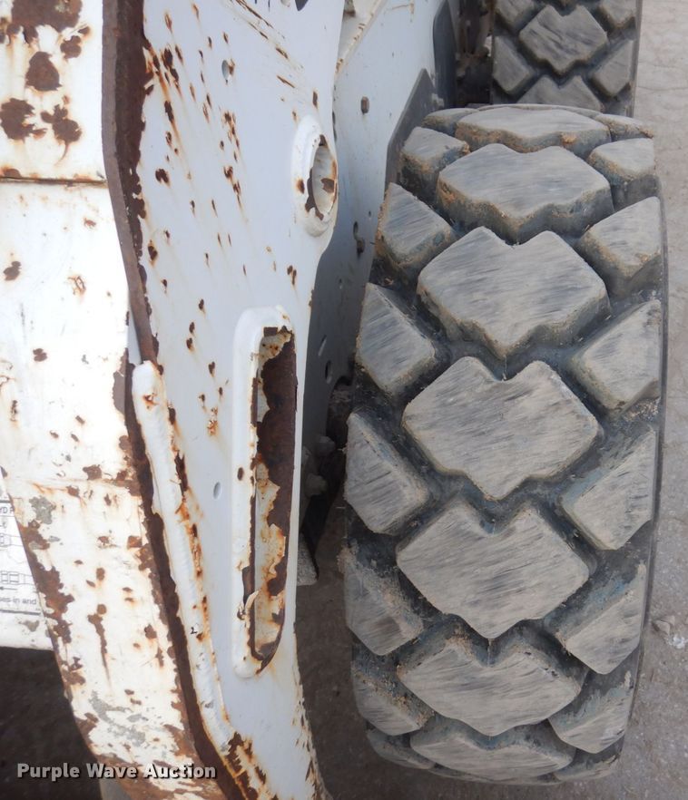 image for item DM7369 2012 Bobcat S175  skid steer loader