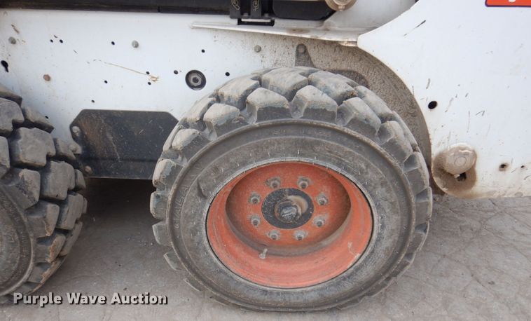 image for item DM7369 2012 Bobcat S175  skid steer loader