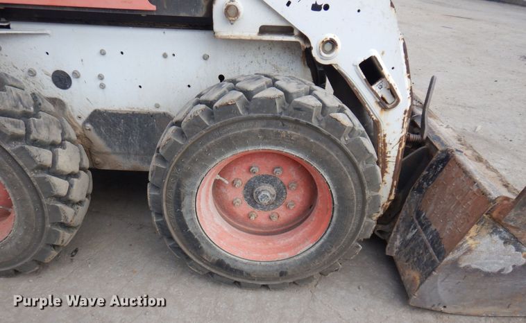 image for item DM7369 2012 Bobcat S175  skid steer loader