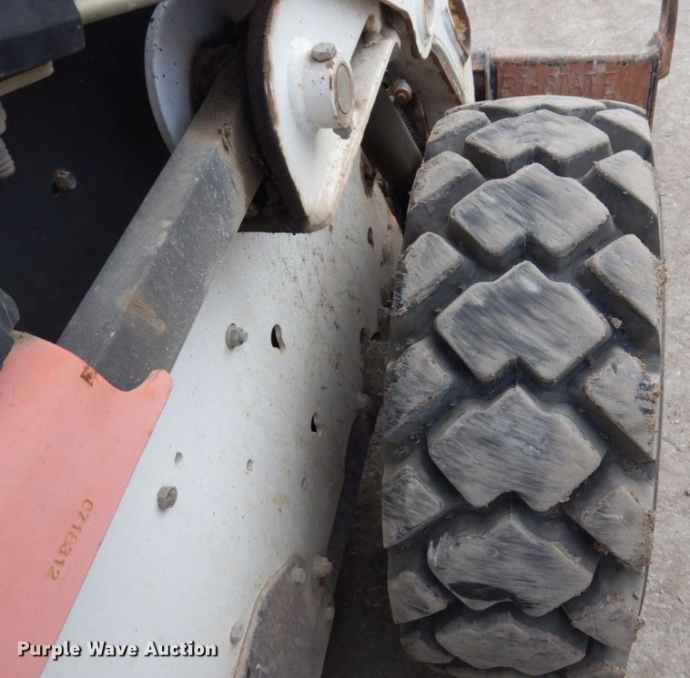 image for item DM7369 2012 Bobcat S175  skid steer loader