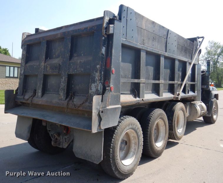 image for item DM7375 2000 Mack RD688S  dump truck