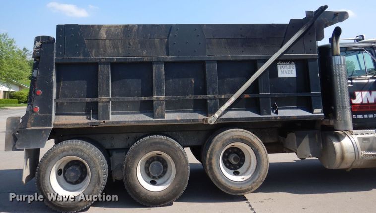 image for item DM7375 2000 Mack RD688S  dump truck