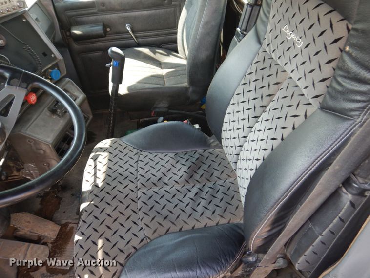 image for item DM7375 2000 Mack RD688S  dump truck