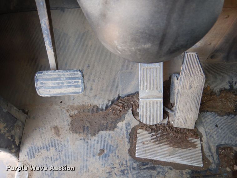 image for item DM7375 2000 Mack RD688S  dump truck