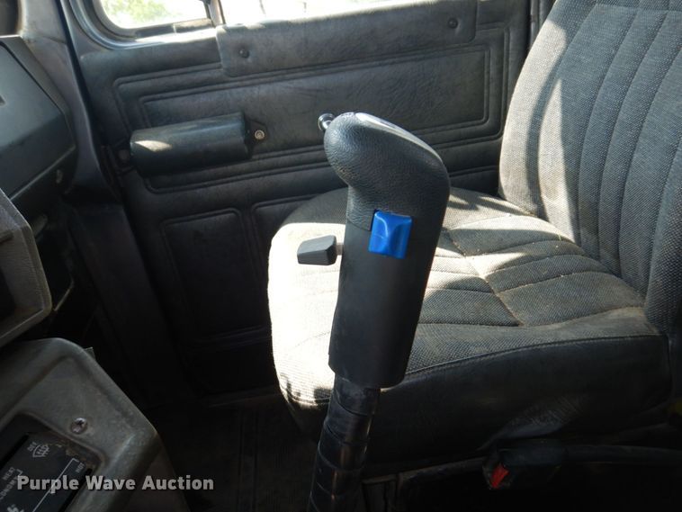 image for item DM7375 2000 Mack RD688S  dump truck