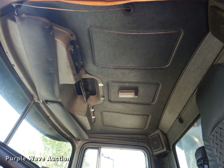 image for item DM7375 2000 Mack RD688S  dump truck