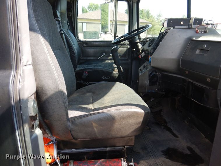 image for item DM7375 2000 Mack RD688S  dump truck