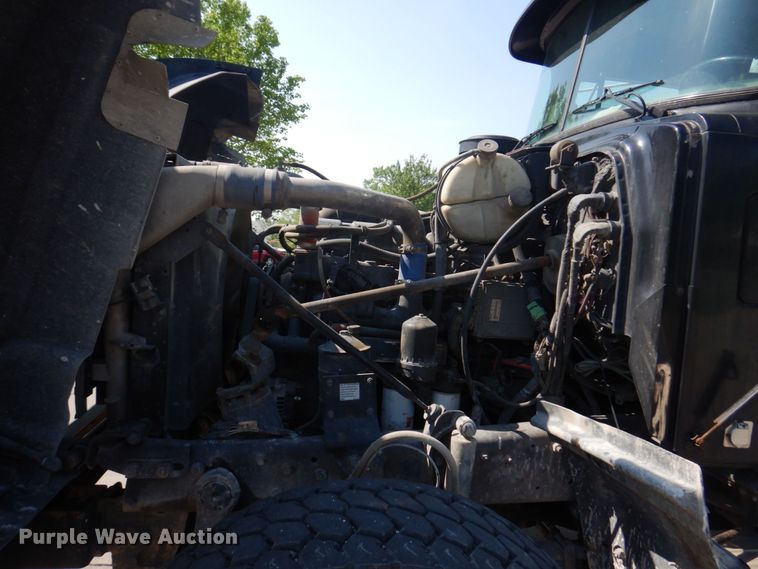 image for item DM7375 2000 Mack RD688S  dump truck