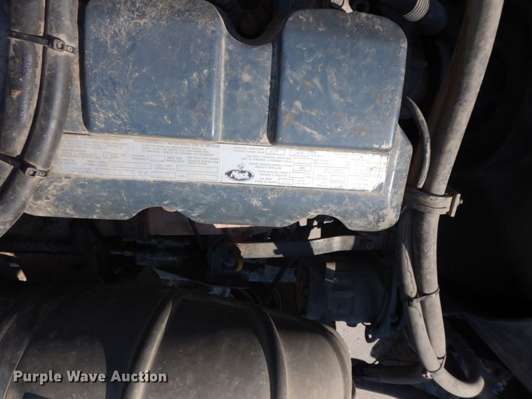 image for item DM7375 2000 Mack RD688S  dump truck