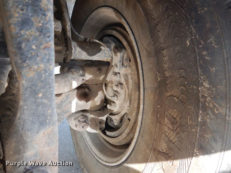 image for item DM7375 2000 Mack RD688S  dump truck