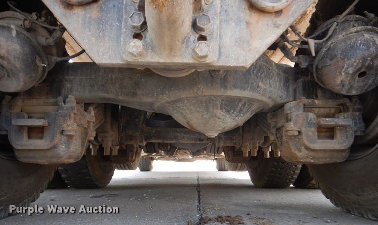 image for item DM7375 2000 Mack RD688S  dump truck