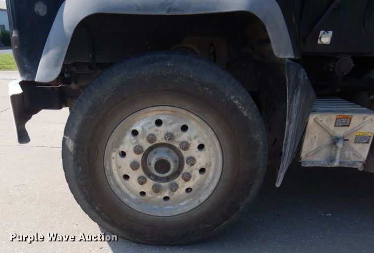 image for item DM7375 2000 Mack RD688S  dump truck