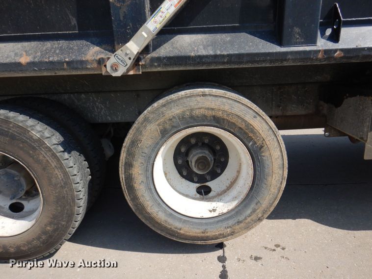 image for item DM7375 2000 Mack RD688S  dump truck