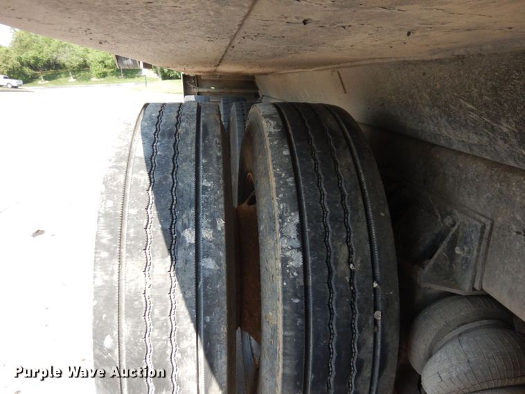 image for item DM7375 2000 Mack RD688S  dump truck