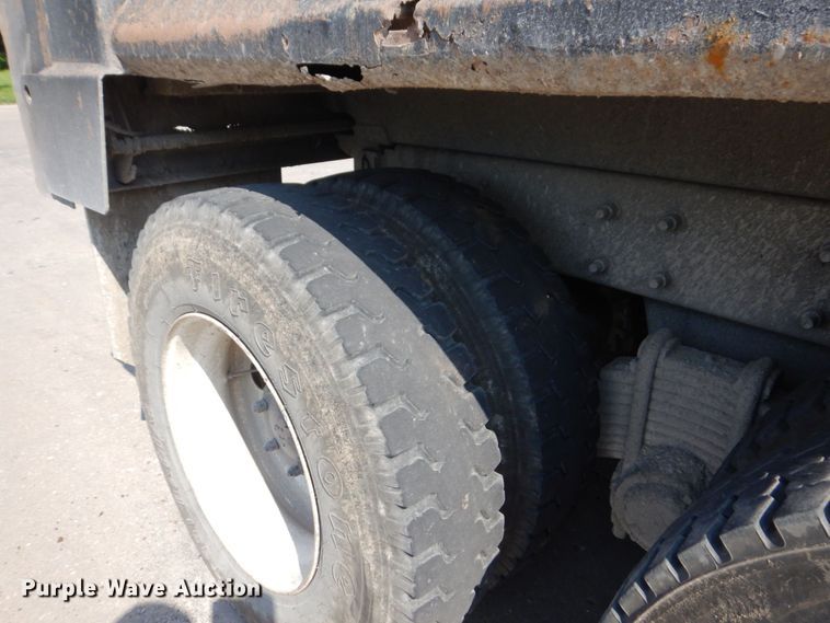 image for item DM7375 2000 Mack RD688S  dump truck