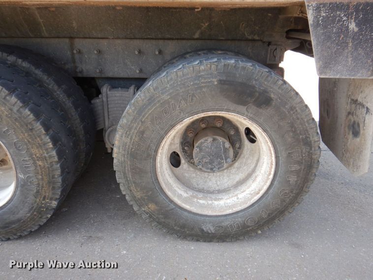 image for item DM7375 2000 Mack RD688S  dump truck