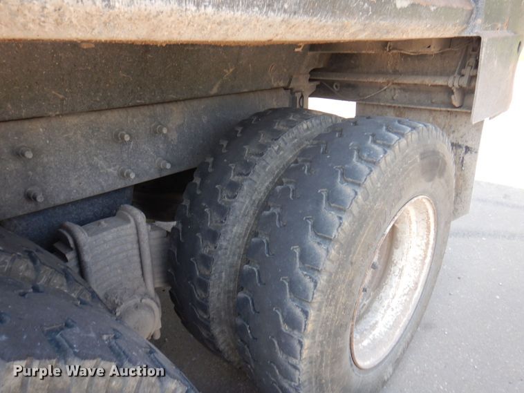 image for item DM7375 2000 Mack RD688S  dump truck