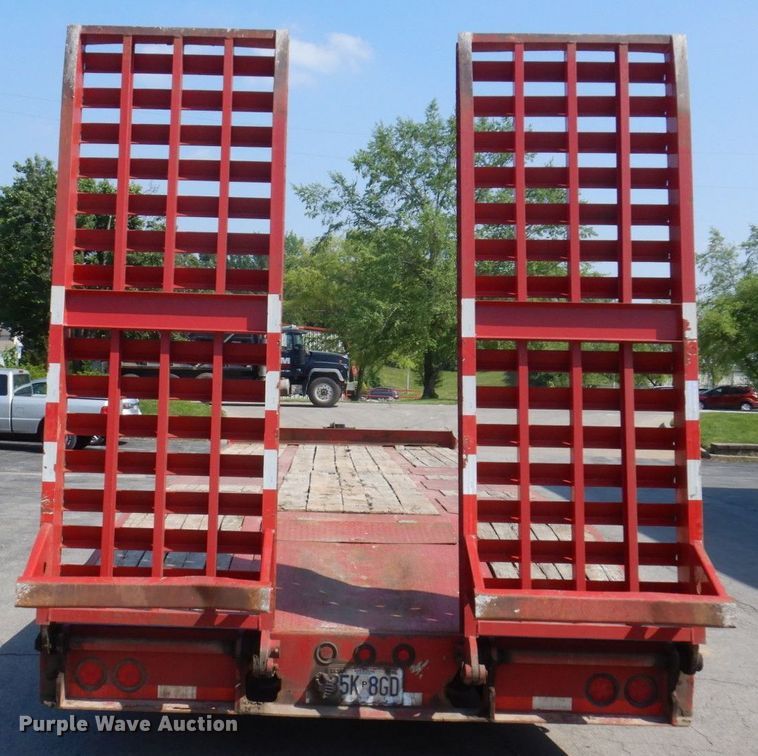 image for item DM7376 2014 Eager Beaver 25XPT  equipment trailer