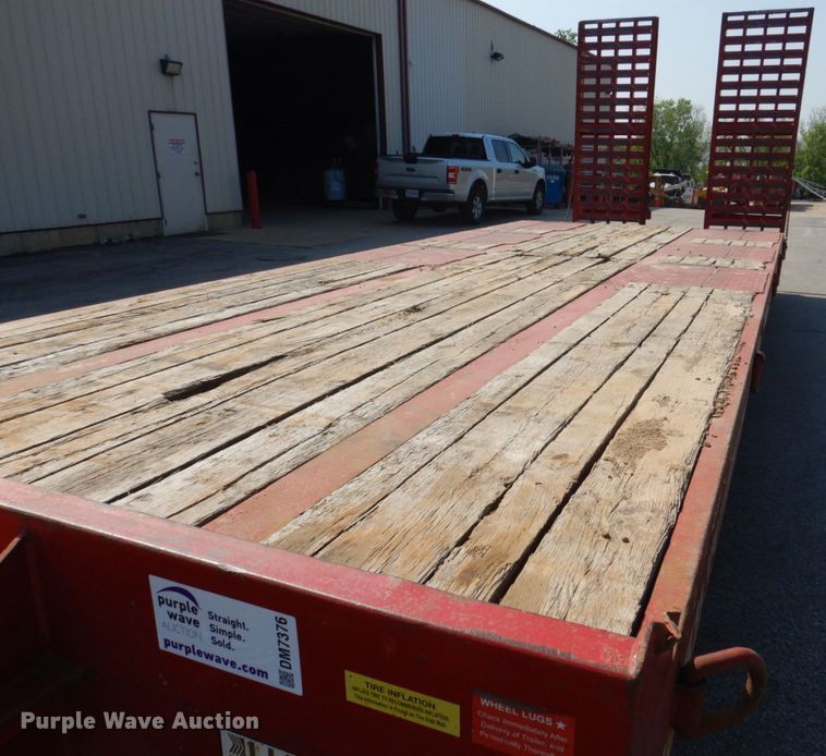 image for item DM7376 2014 Eager Beaver 25XPT  equipment trailer