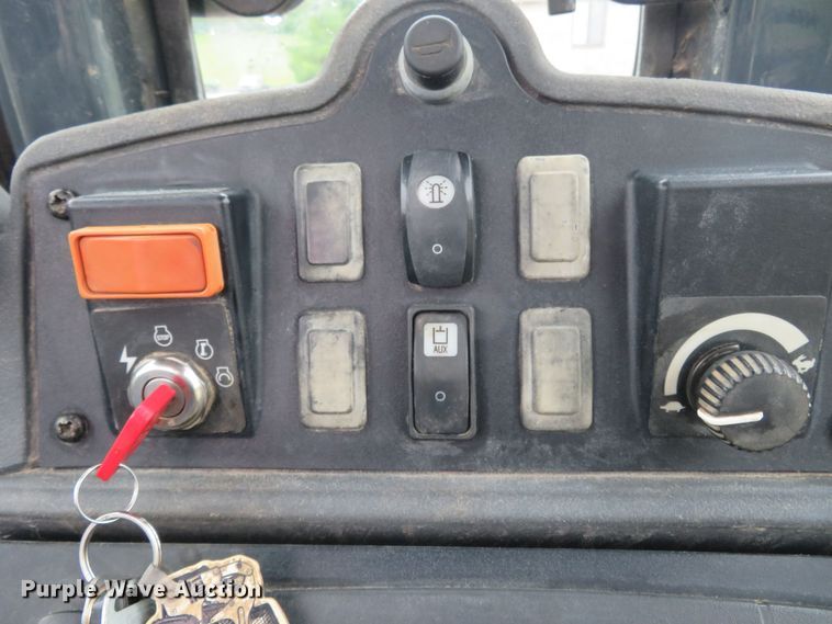 image for item DM7377 2007 John Deere 410J  backhoe