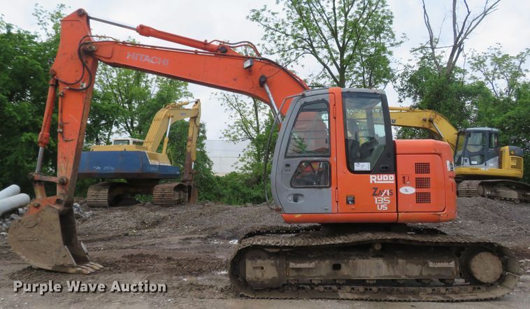 image for item DM7379 2004 Hitachi ZX135US  excavator