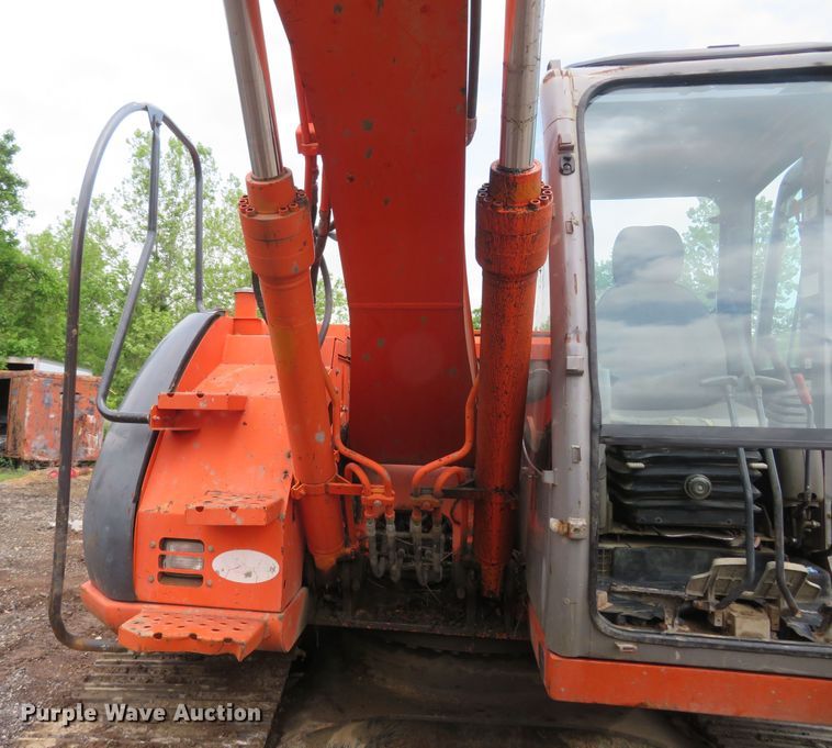 image for item DM7379 2004 Hitachi ZX135US  excavator
