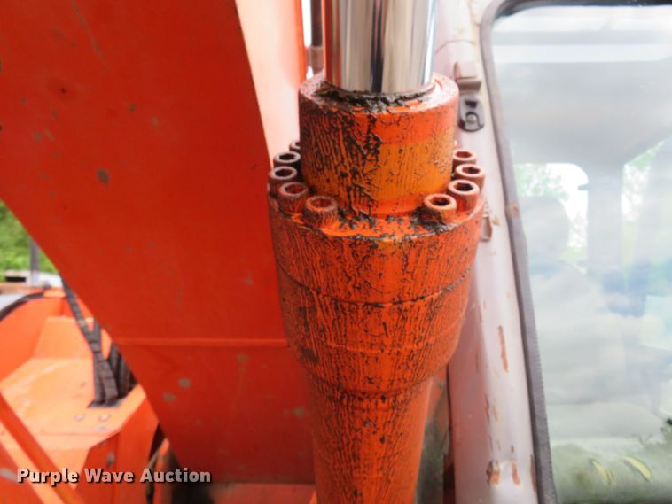 image for item DM7379 2004 Hitachi ZX135US  excavator