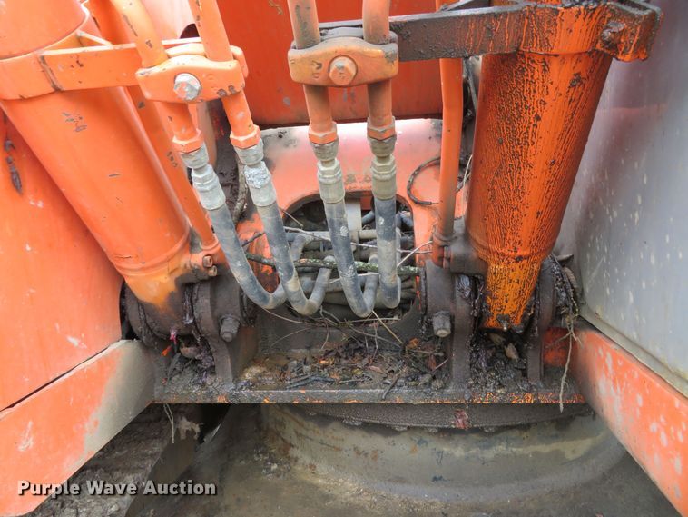 image for item DM7379 2004 Hitachi ZX135US  excavator