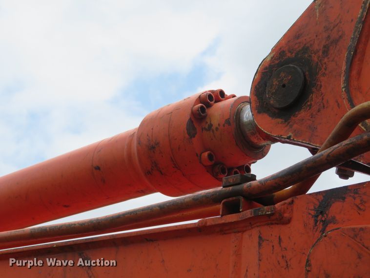 image for item DM7379 2004 Hitachi ZX135US  excavator