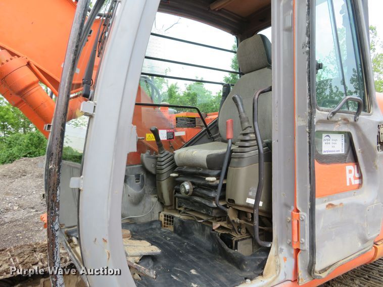 image for item DM7379 2004 Hitachi ZX135US  excavator