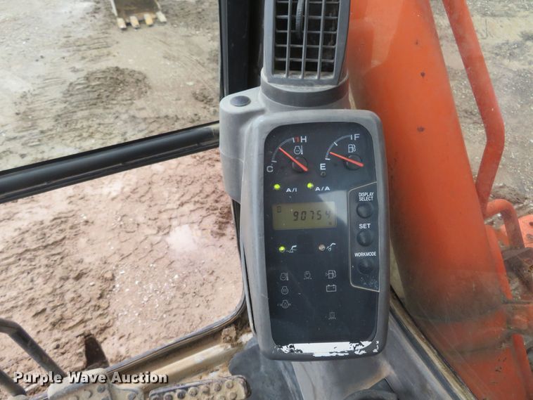 image for item DM7379 2004 Hitachi ZX135US  excavator