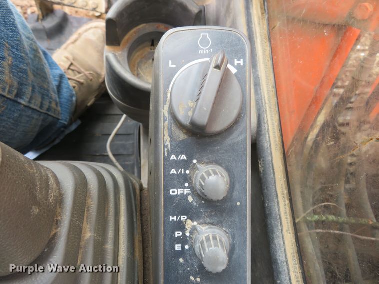 image for item DM7379 2004 Hitachi ZX135US  excavator