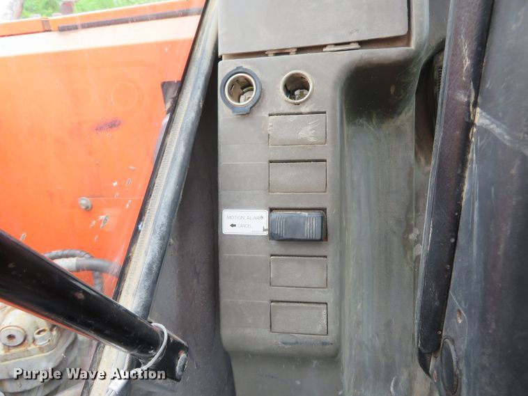 image for item DM7379 2004 Hitachi ZX135US  excavator