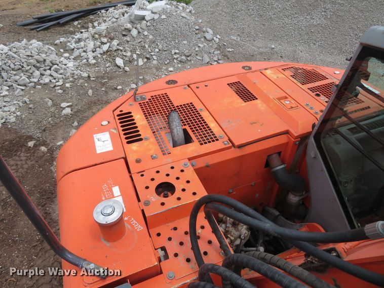 image for item DM7379 2004 Hitachi ZX135US  excavator