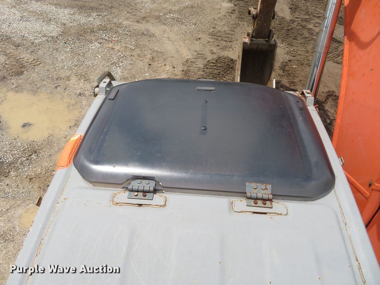 image for item DM7379 2004 Hitachi ZX135US  excavator