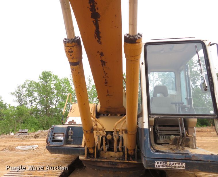 image for item DM7382 1993 Komatsu PC200LC-5L  excavator