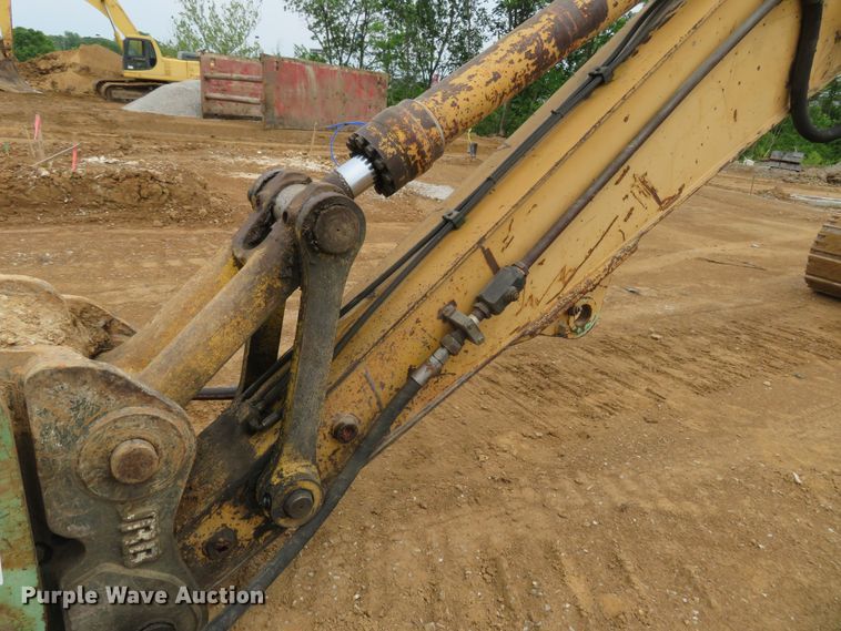 image for item DM7382 1993 Komatsu PC200LC-5L  excavator