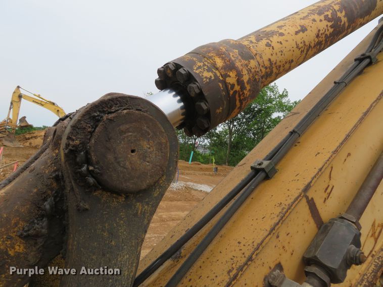 image for item DM7382 1993 Komatsu PC200LC-5L  excavator