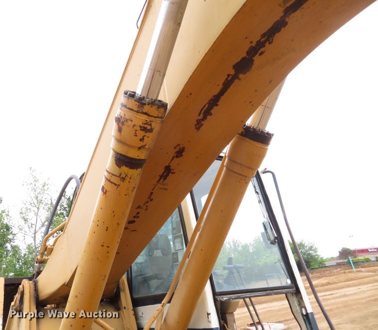 image for item DM7382 1993 Komatsu PC200LC-5L  excavator