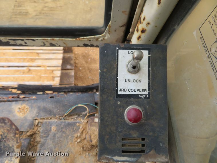 image for item DM7382 1993 Komatsu PC200LC-5L  excavator