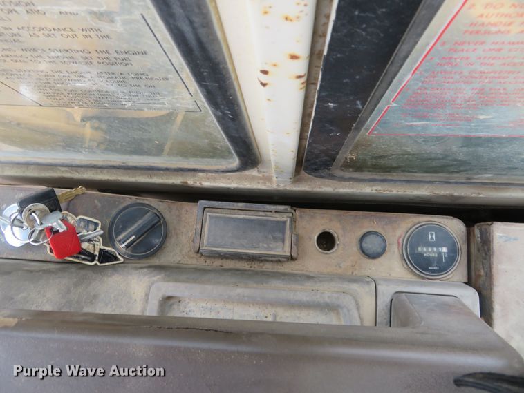 image for item DM7382 1993 Komatsu PC200LC-5L  excavator